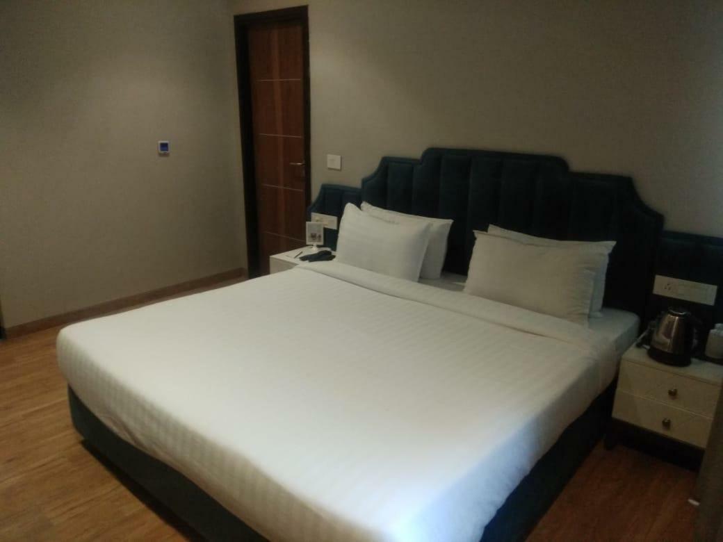 Hotel Accord Premier Raigarh Exterior photo